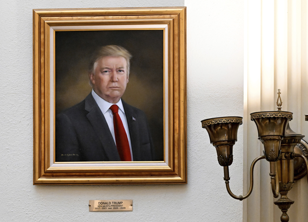 Colorado artist denies trying to distort Trump in stricken