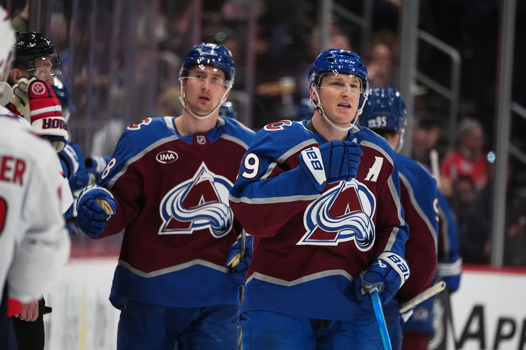 Avalanche play host to the Ducks after MacKinnon’s 2-goal game