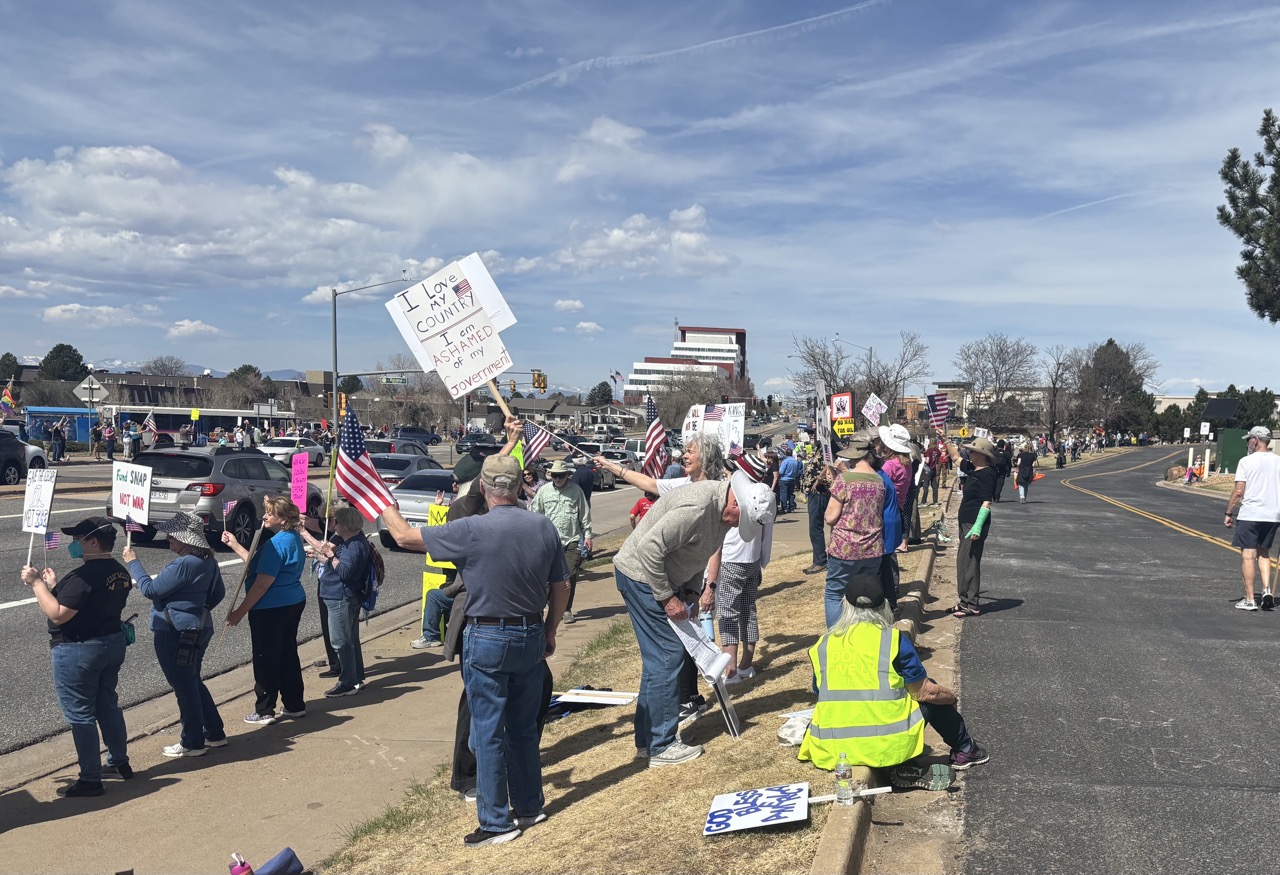 Aurora's 1,800-strong 'No Kings' protest joins national anti-Trump wave — photos and videos - Sentinel Colorado