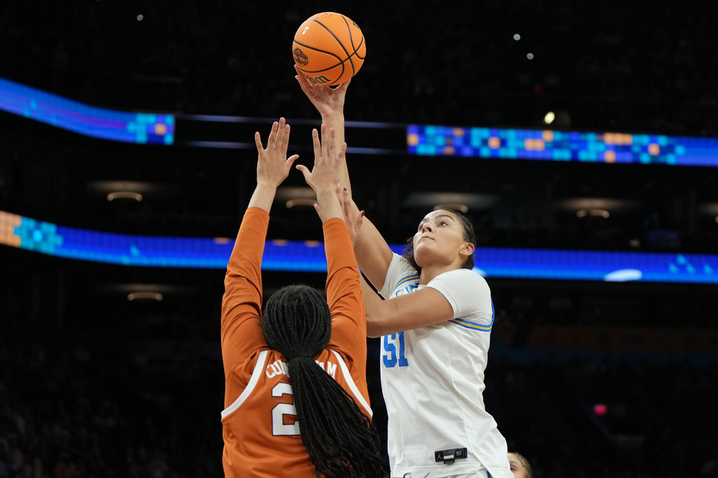 UCLA withstands Texas’ late charge, reaches 1st women’s NCAA championship game with grinding 51-44 win