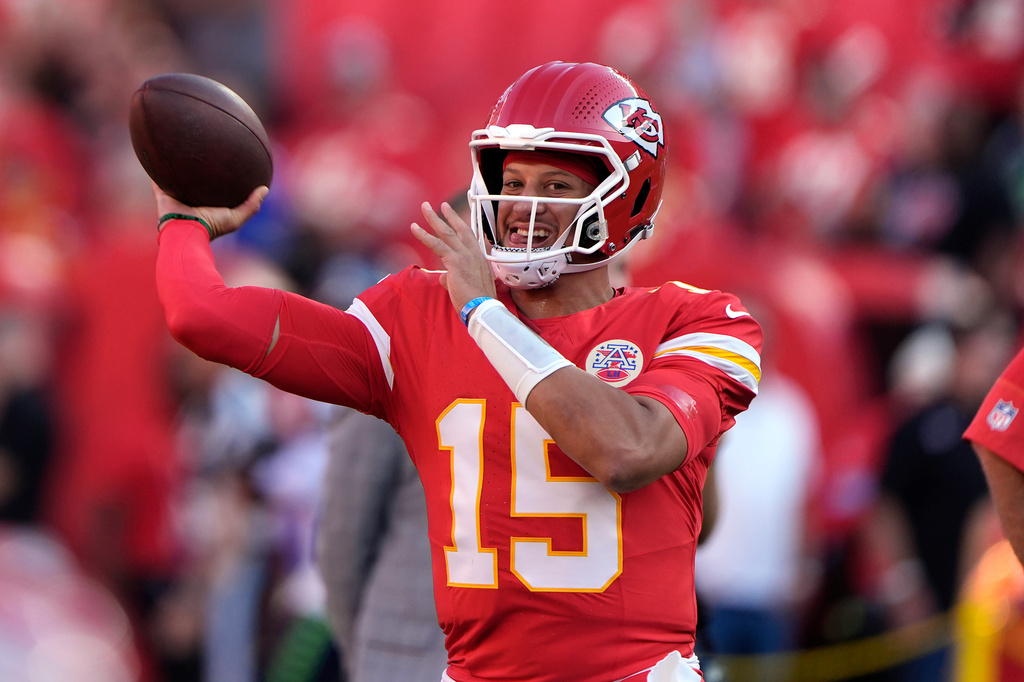 Broncos brace for Mahomes in his return as Chiefs host Monday night opener